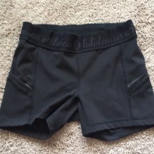 Lululemon shorts 4inch inseam with pockets